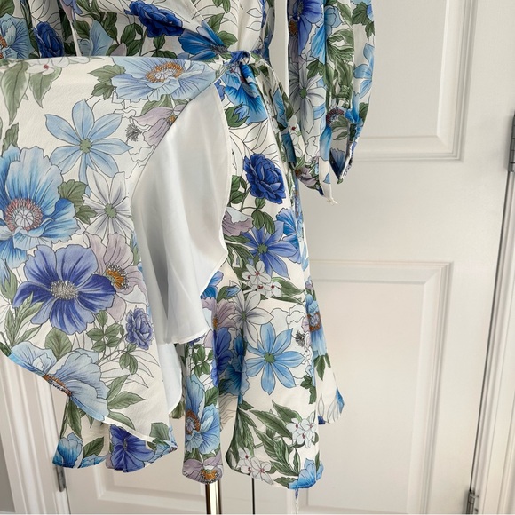 Yumi Kim Kiera Love Wins Silk Floral Wrap Cottagecore Vacation Mini Dress Size S - Picture 6 of 12